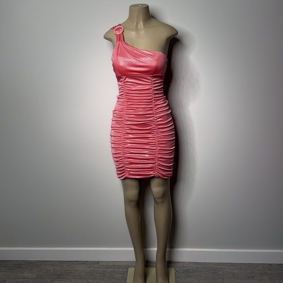 City Triangles small pink Rutched mini dress - Picture 2 of 8